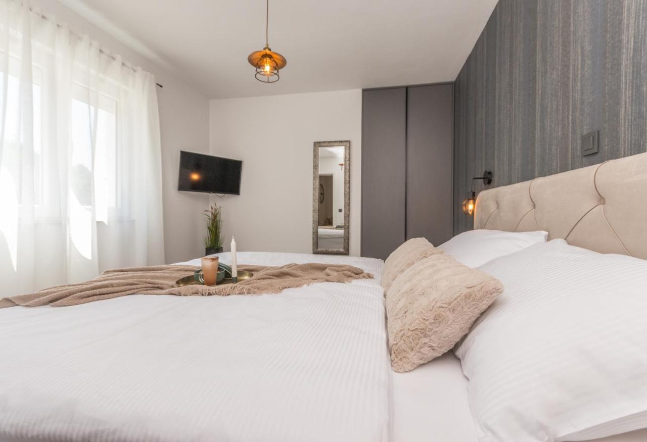 Marilu Luxury Apartments Drage Oda fotoğraf