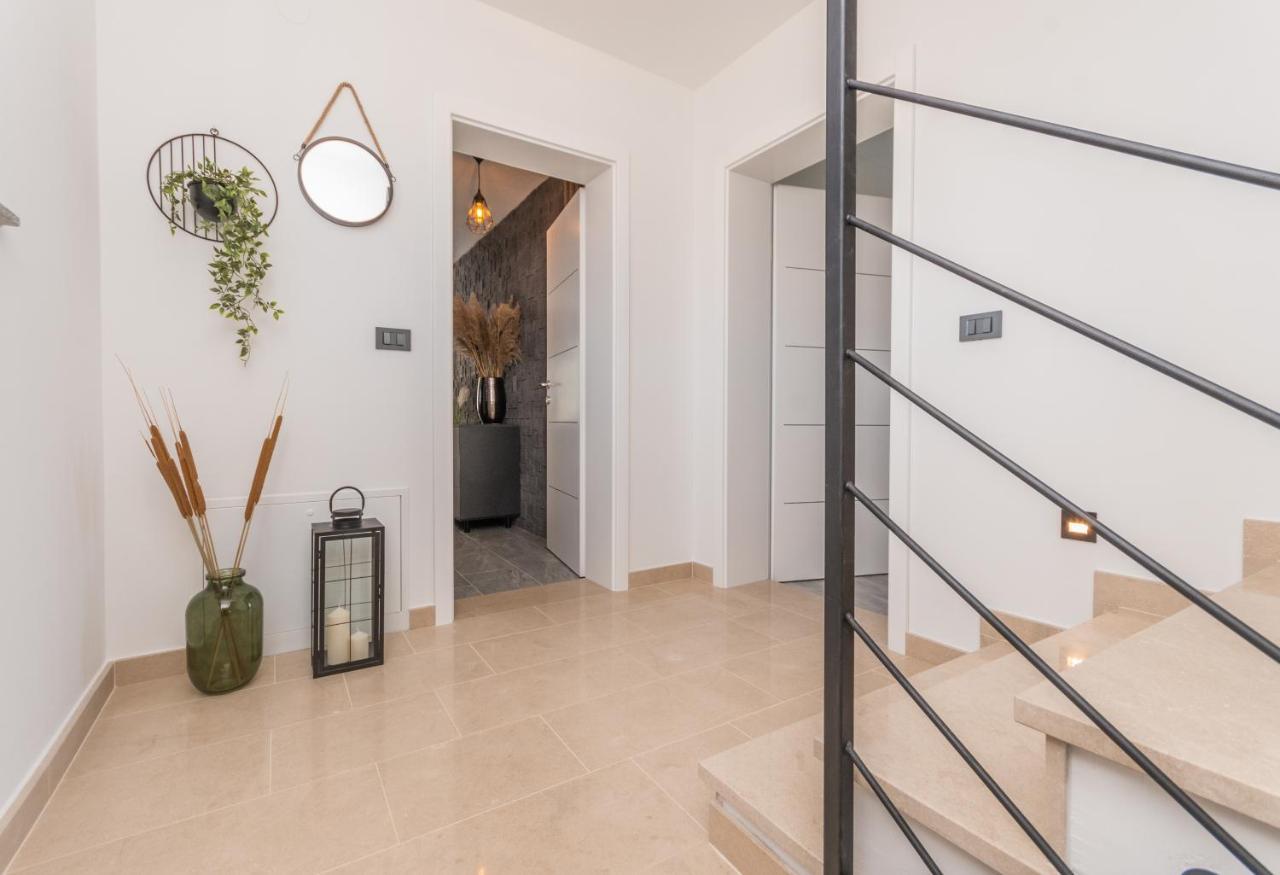 Marilu Luxury Apartments Drage Dış mekan fotoğraf