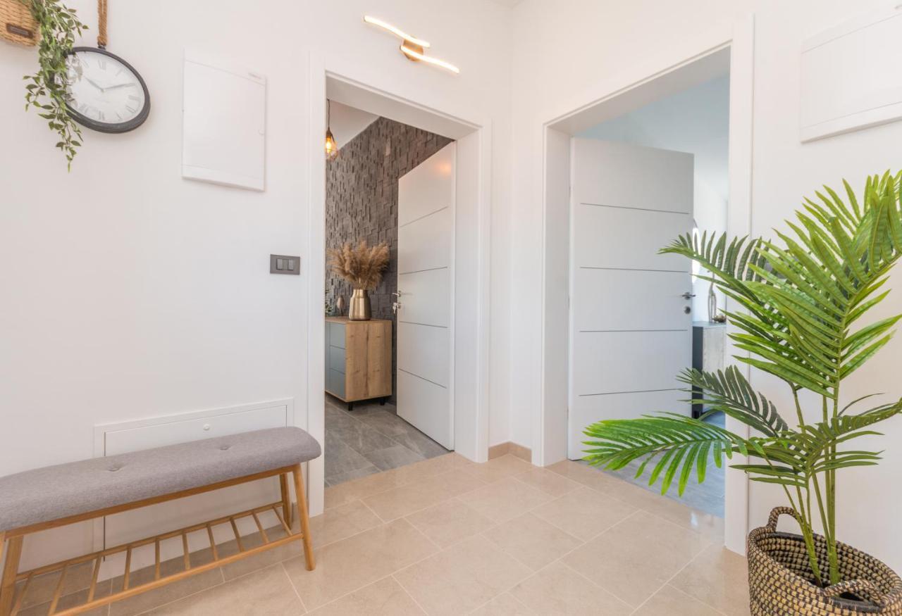 Marilu Luxury Apartments Drage Dış mekan fotoğraf